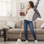 13 Habits of People with Clean Homes (That You Can Copy)