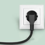 Can you plug an AC into an extension cord